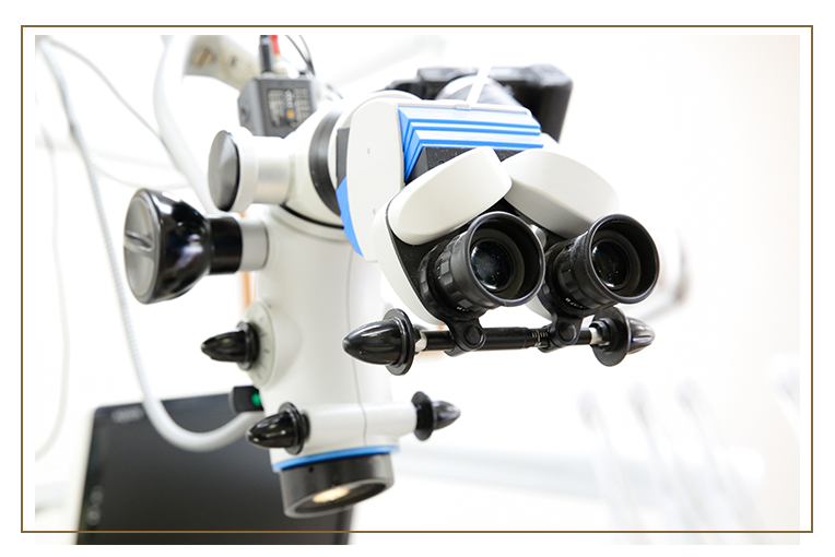 「マイクロスコープ」を用いた 丁寧な治療