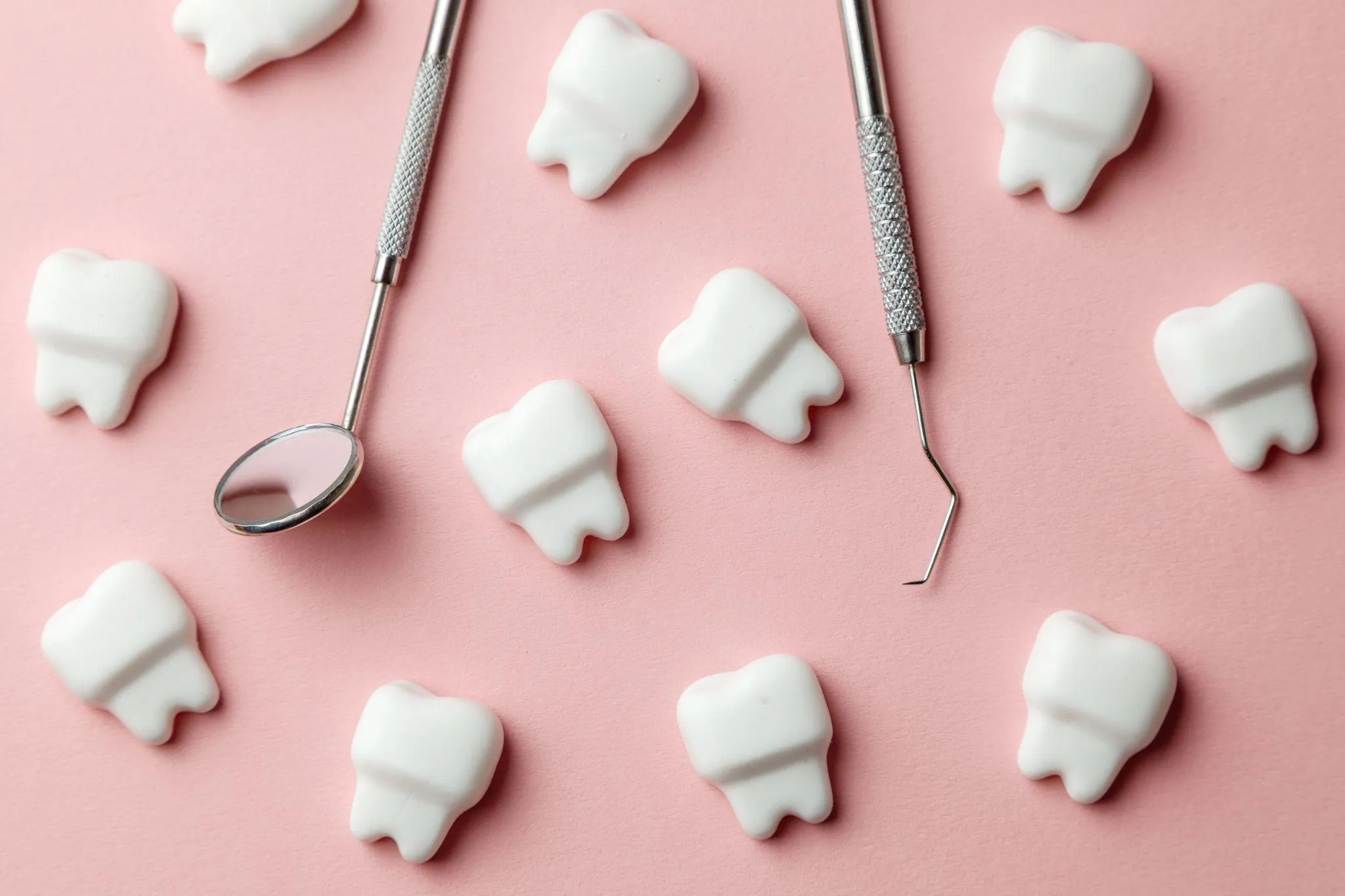 根管治療と抜歯はどっちがいい？判断基準や治せないケースも解説